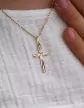 Pendentif Croix Latine Étoilée en Or