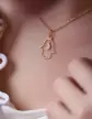Pendentif Main de Fatma Ajourée et Lune en Or Modèle Taille Intermédiaire