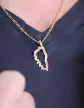 Pendentif Corse Ensoleillée et Ajourée en Or – Grand Modèle