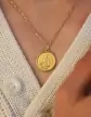 Médaille Ronde Bordure et Moïse en Relief en Or Personnalisable
