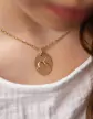 Médaille Ovale Ange qui Dort en Relief en Or Personnalisable