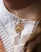Médaille Ovale Ange qui Dort et Bordure en Relief en Or Personnalisable