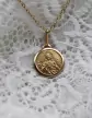 Médaille christ avec contour en or personnalisable