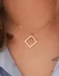 Collier LEA Carré Ajouré Or et Brillant – Petit Modèle
