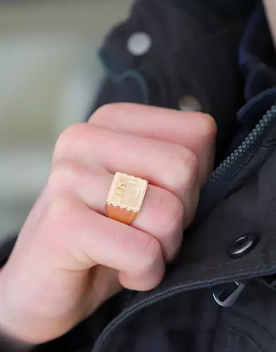 Chevalière Christophe Brossée Étoilée Contour & Godrons
