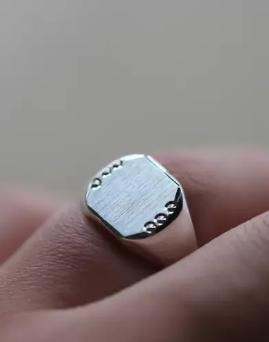 Chevalière Taylor Argent Massif Brossée