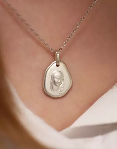 Médaille Galet Vierge en Argent Personnalisable