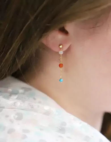 Boucles d’Oreilles Pendantes en Or Jaune 18K avec Pierres Fines Blanches Oranges et Bleues