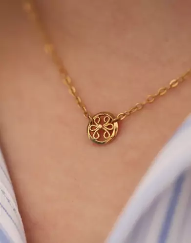 Collier Motif Rond Filigrane en Or