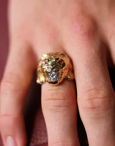 Chevalière tête de lion massive rubis & zirconium