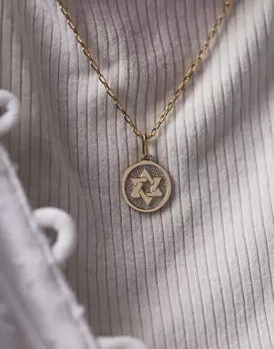 Médaille Ronde en Or Étoile de David Relief Personnalisable