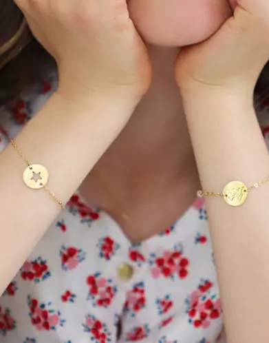 Bracelet Médaille Ronde Ajourée Étoile en Or Personnalisable
