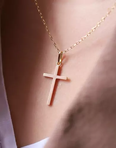 Pendentif Longue Croix Latine en Or Bâton