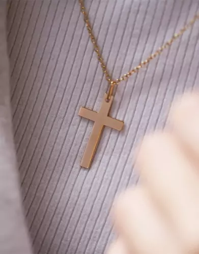 Pendentif Croix Christique Fine en Or