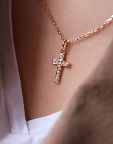 Pendentif Croix Latine en Or et Zirconiums