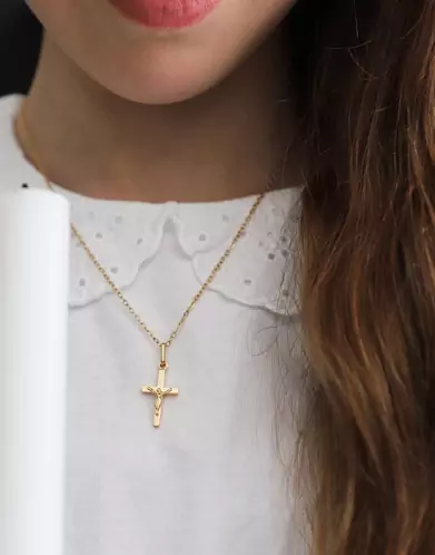 Pendentif Croix Latine et Christ – Petit Modèle