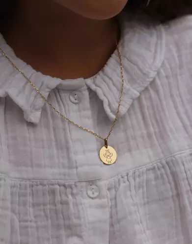 Médaille Ronde en Or Gravée Ange et Cœur Personnalisable