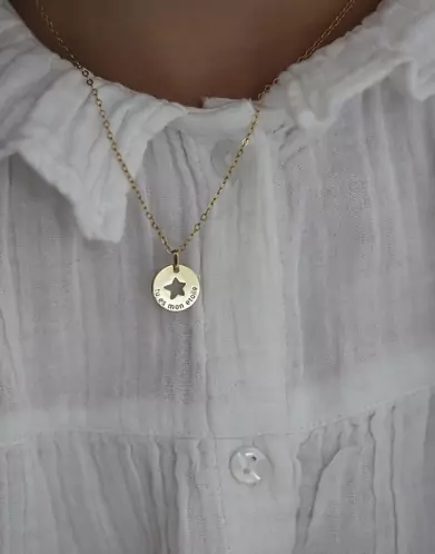 Médaille Ronde en Or Ajourée Étoile et Gravée « Tu es mon étoile » Personnalisable