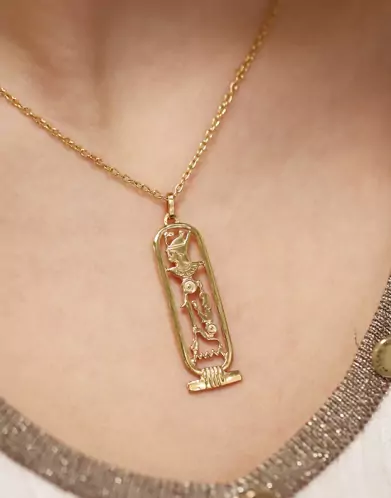 Pendentif Cartouche Égyptien Ajouré en Or