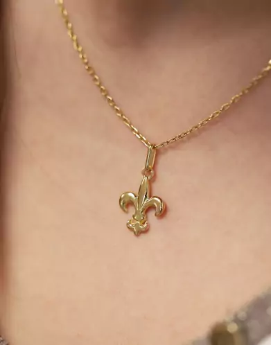 Pendentif Fleur de Lys Élégante en Or