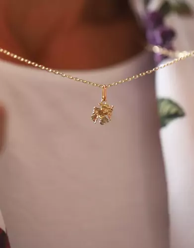 Pendentif Fleur de Tiaré en Or