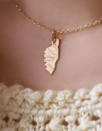 Pendentif Carte Corse en Or Personnalisable – Grand Modèle