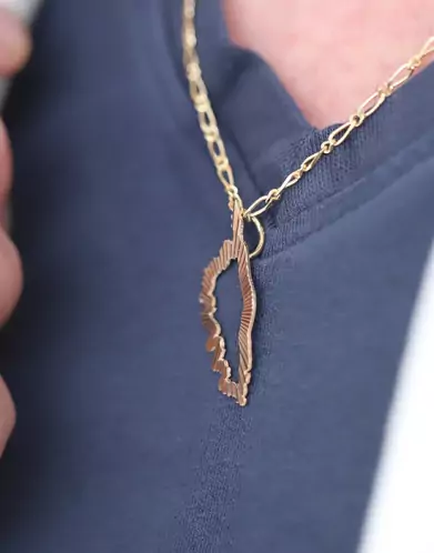 Pendentif Corse Ensoleillée et Ajourée en Or – Grand Modèle