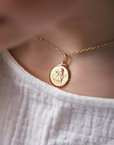 Médaille de baptême Ange Raphaël Décor
