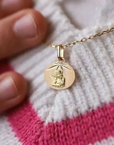 Médaille Ange Penseur Brossée Étoilée en Or Personnalisable