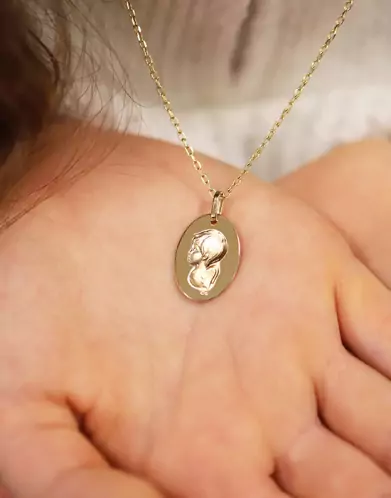 Médaille de Baptême Galet Ange en Relief en Or Personnalisable