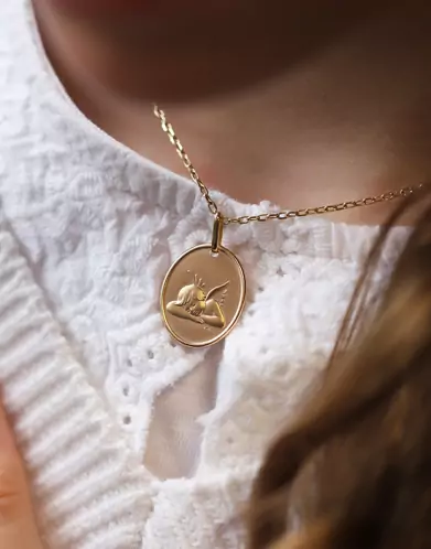 Médaille Ovale Ange qui Dort et Bordure en Relief en Or Personnalisable