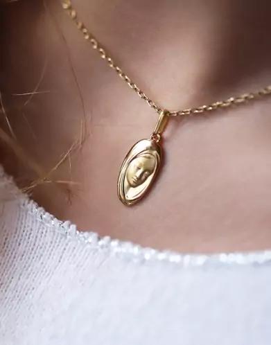 Pendentif Vierge Marie Ovale