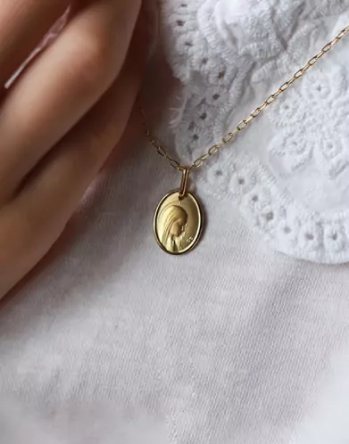 Médaille de la vierge priant ovale
