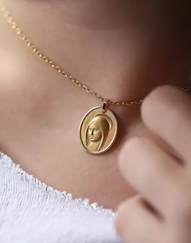 Médaille ovale Vierge Marie auréolée