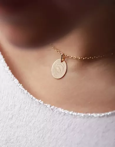 Médaille de baptême Vierge moderne ovale