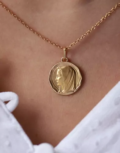 Médaille Vierge Marie contourée