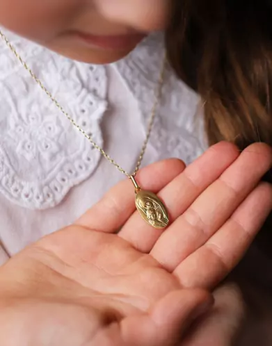 Médaille Ovale Vierge à l'enfant Petit Modèle