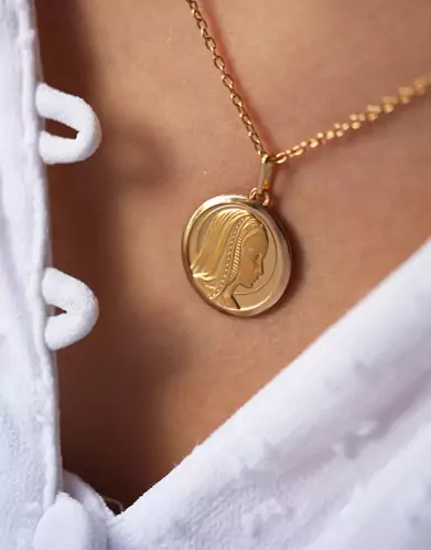 Médaille ronde Vierge Marie contourée