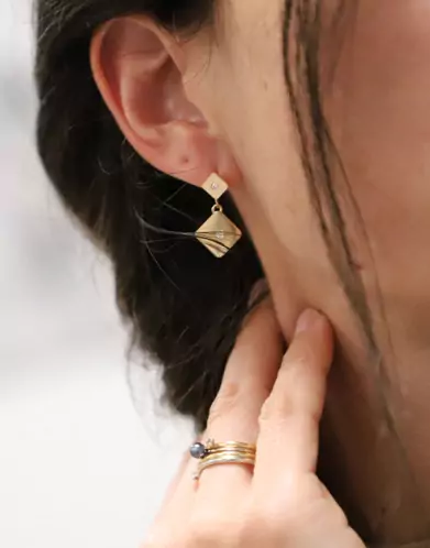 Boucles d'oreilles Pendantes Losanges en Or avec Diamants Adam & Eve