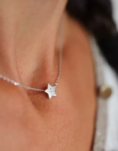 Collier Etoile avec Diamant Adam & Eve en Or Grand modèle